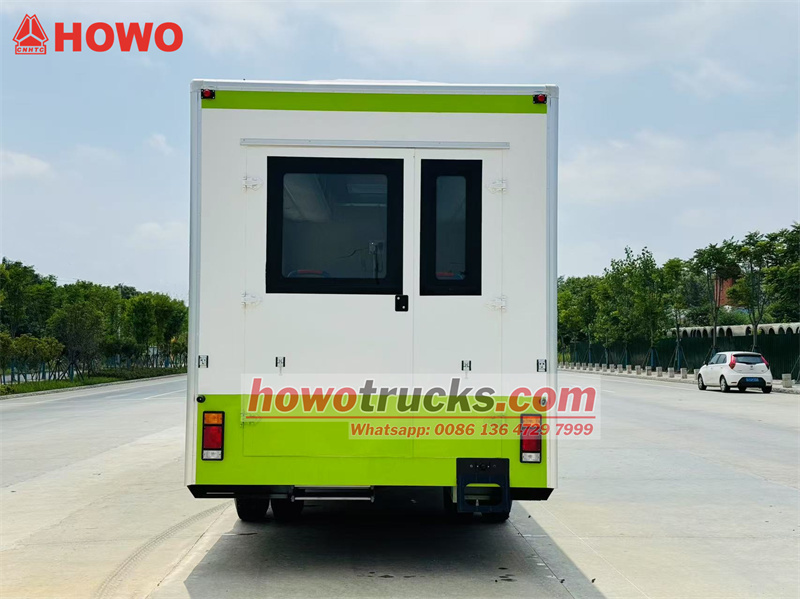 HOWO 4x4 4.8m troop carrier truck