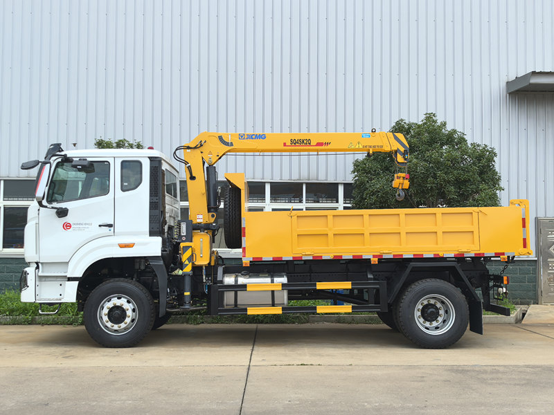HOWO telescopic boom crane truck