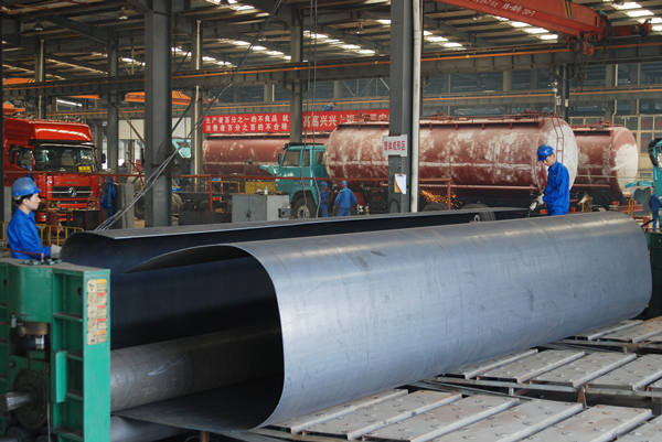 Acid tanker semi-trailer factory