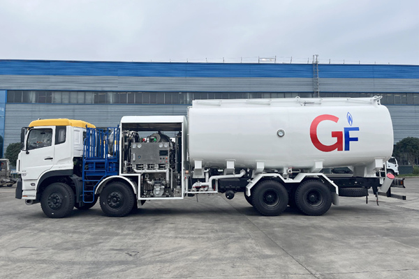 HOWO 30000L aircraft fuel truck side view