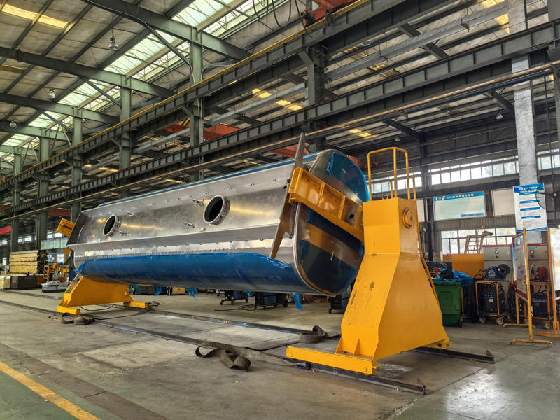 HOWO fuel bowser truck factory