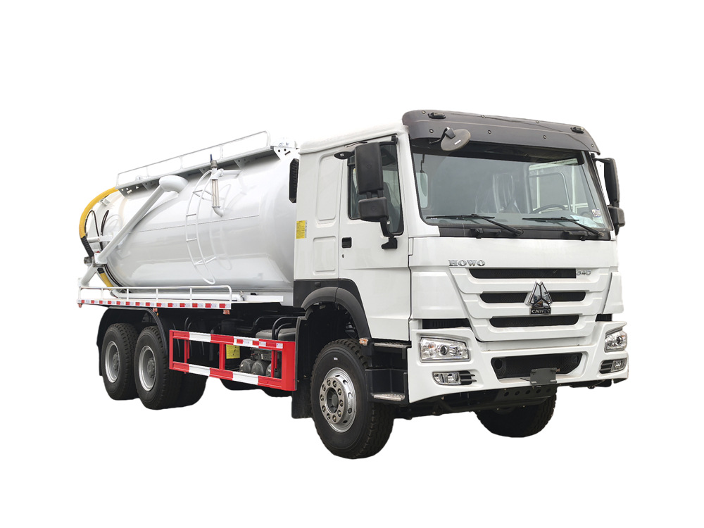 HOWO 4x2 VS 6x4 吸污车：如何正确选择？