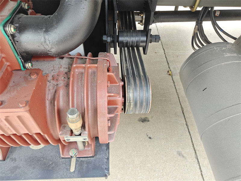 HOWO vacuum pump sewage truck